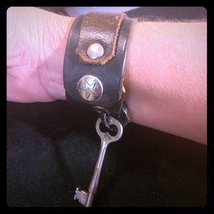 Artist Made Leather Bracelet Snaps & Skeleton Key